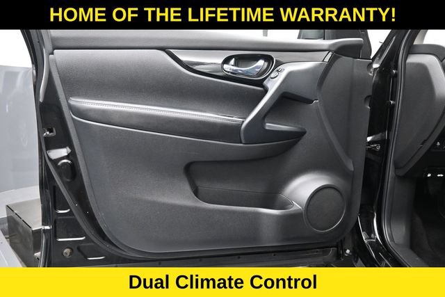 Used 2022 Nissan Rogue Sport SV AWD/4WD image 11