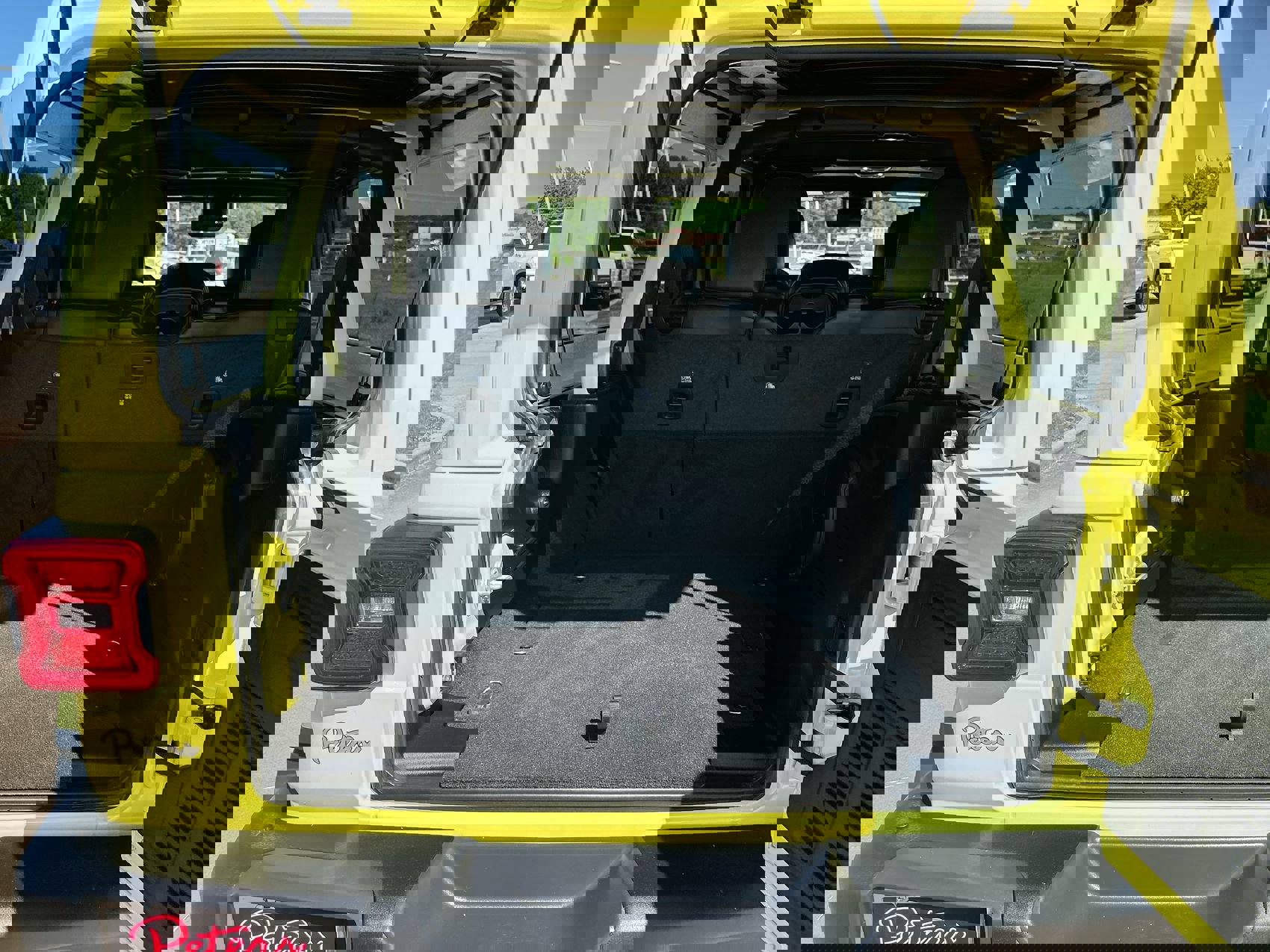 Used 2022 Jeep Wrangler Unlimited Rubicon w/ Trailer Tow Package image 25