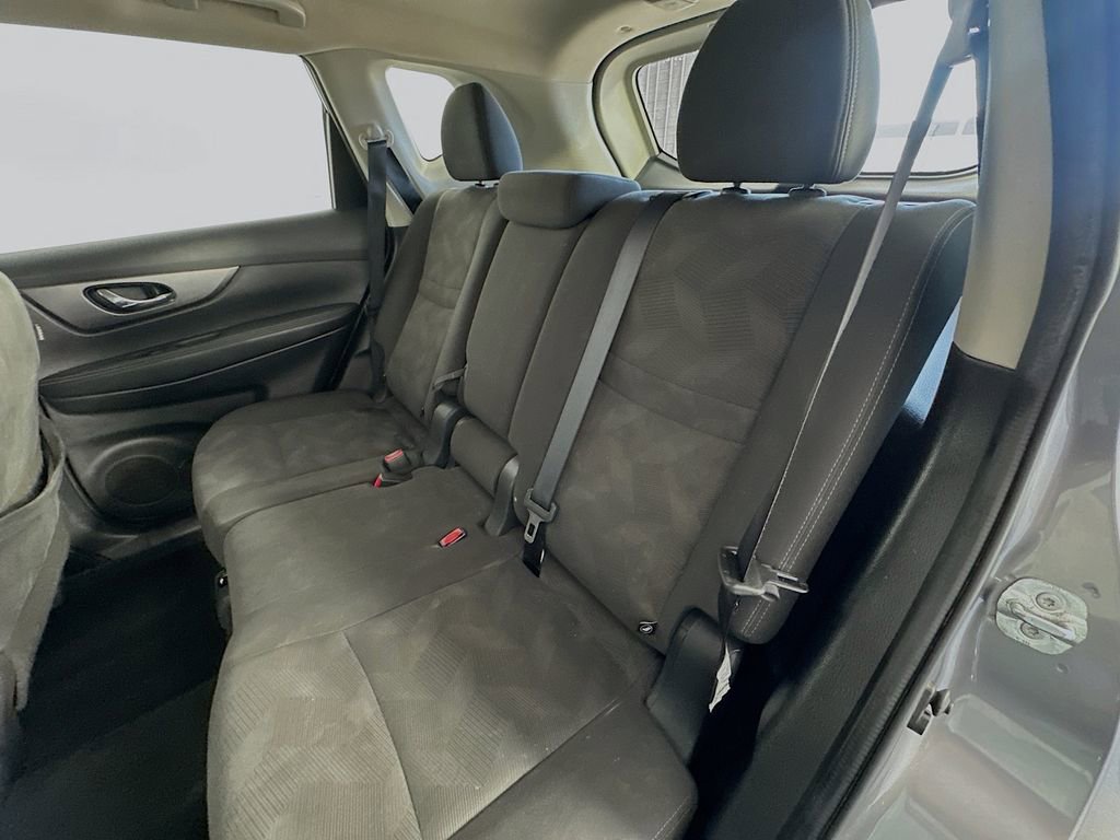 Used 2016 Nissan Rogue S FWD image 22