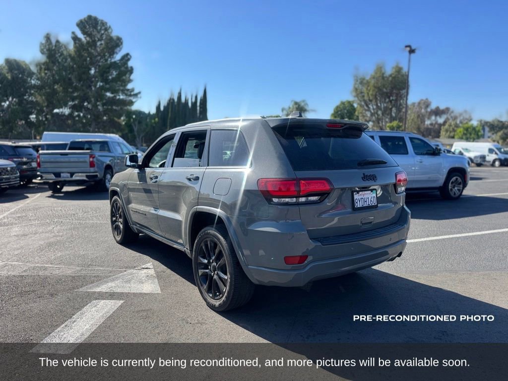Used 2021 Jeep Grand Cherokee Laredo X RWD image 3