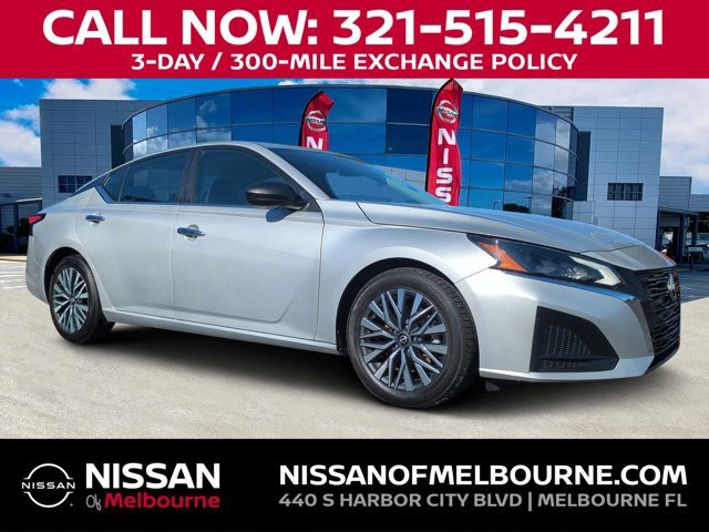 Used 2024 Nissan Altima 2.5 SV image 1