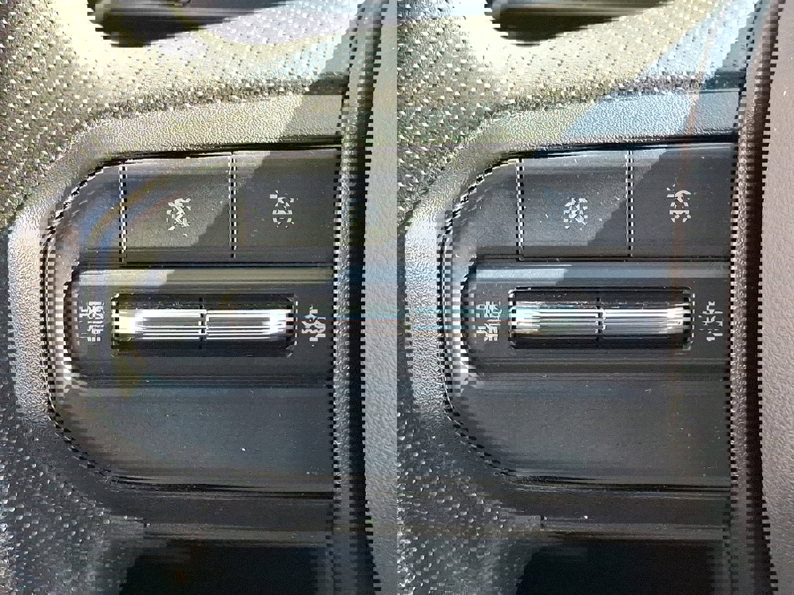 Used 2023 Chevrolet Colorado Trail Boss w/ Safety Package image 21