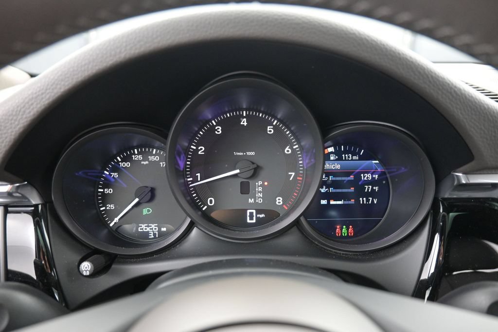 Certified 2026 Porsche Macan AWD/4WD image 18