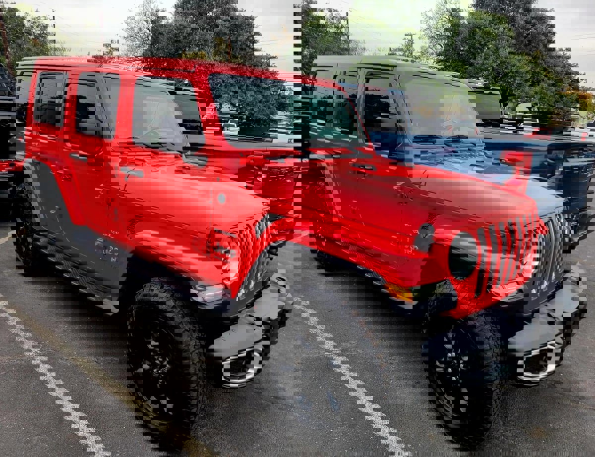 Used 2018 Jeep Wrangler Unlimited Sahara w/ Cold Weather Group image 8