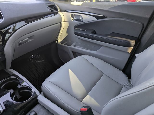 Used 2019 Honda Pilot Touring image 17