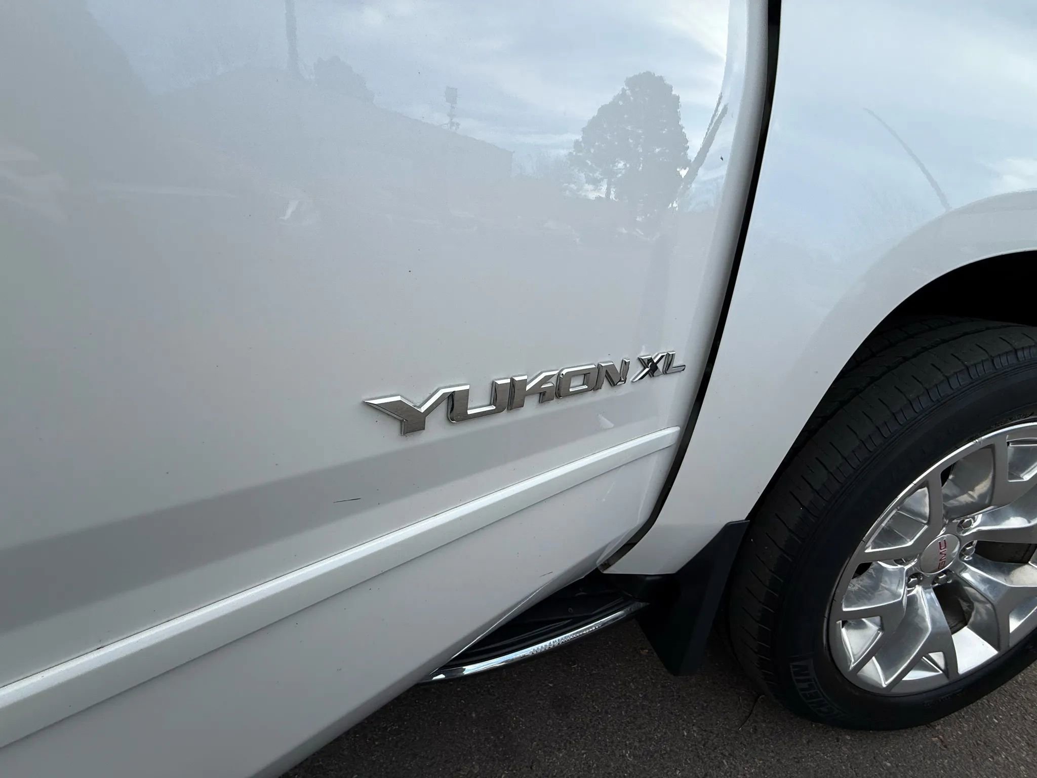 Used 2017 GMC Yukon XL SLT w/ Open Road Package image 46