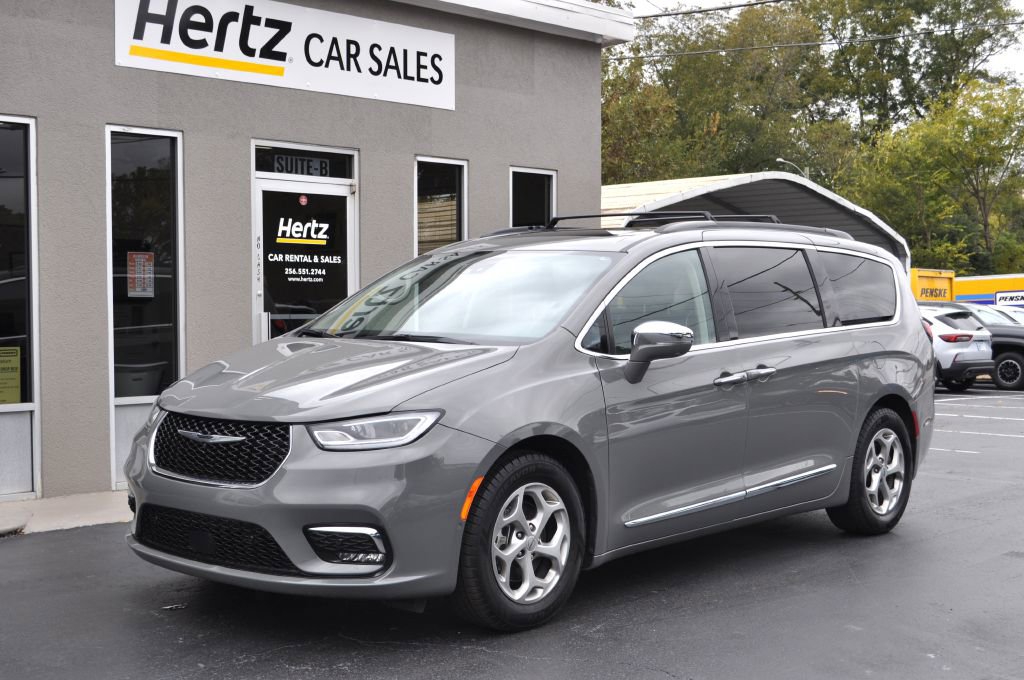 Used 2022 Chrysler Pacifica Limited image 3
