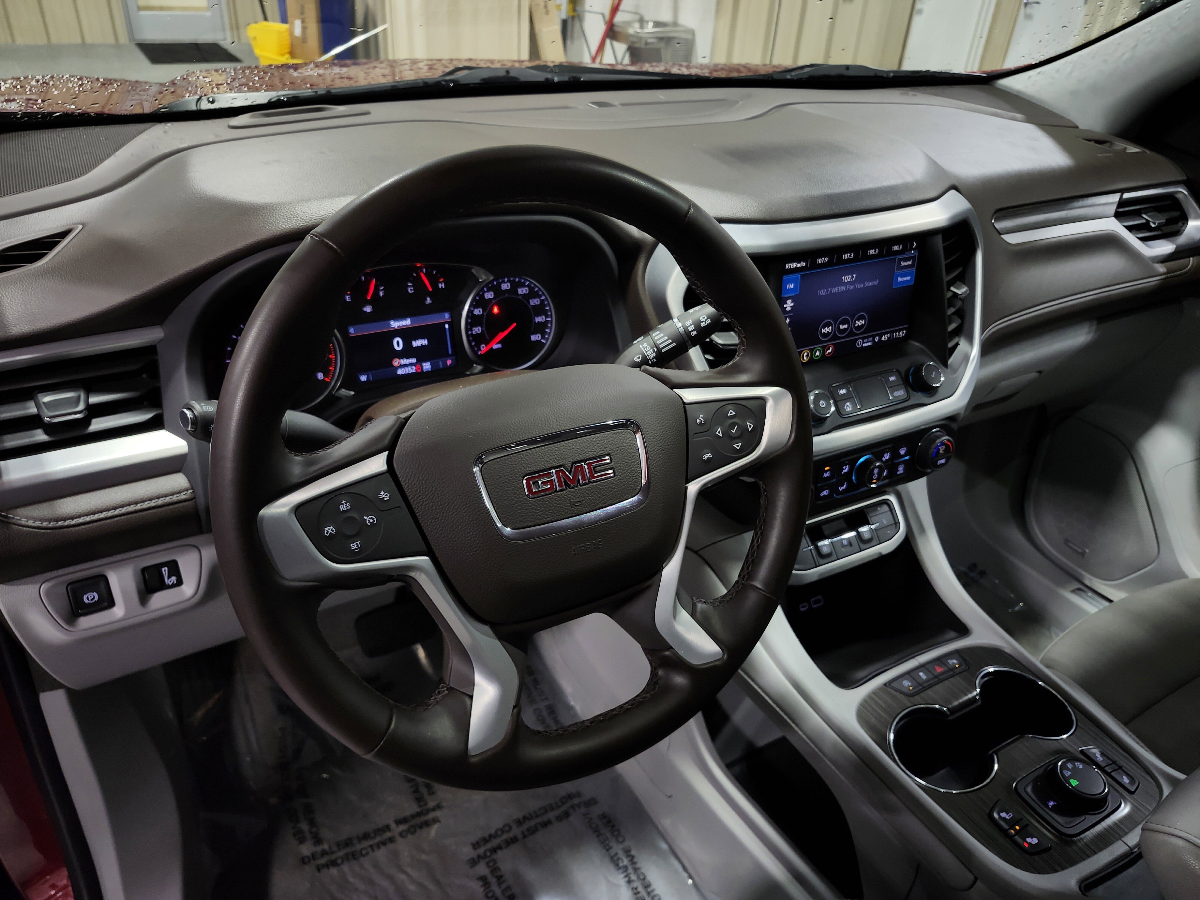 Used 2023 GMC Acadia SLT image 18