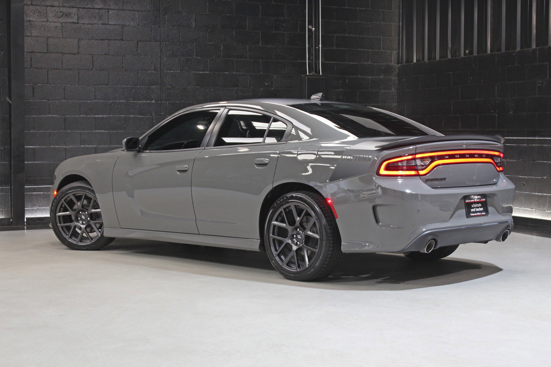 Used 2018 Dodge Charger R/T RWD image 13