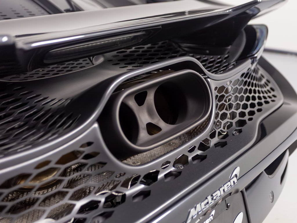 Used 2024 McLaren 750S Spider image 39