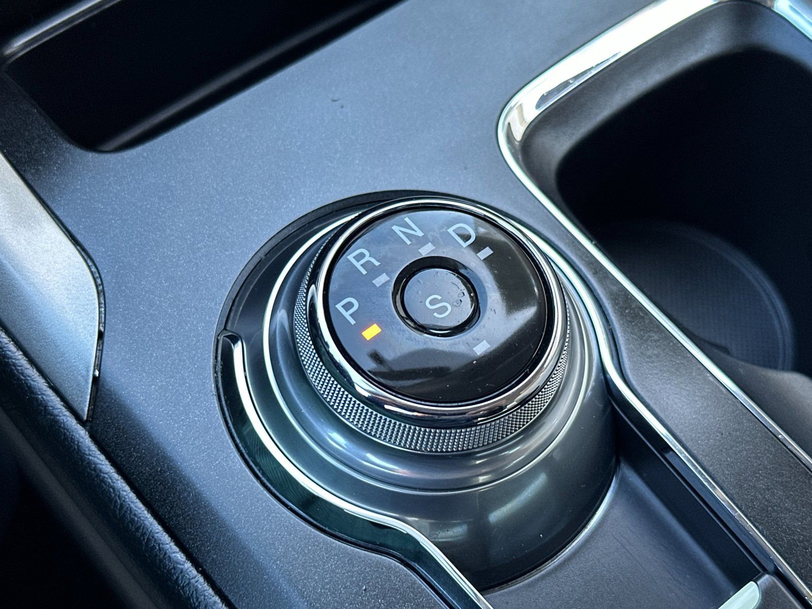 Used 2017 Ford Fusion SE w/ Fusion SE Technology Package image 23