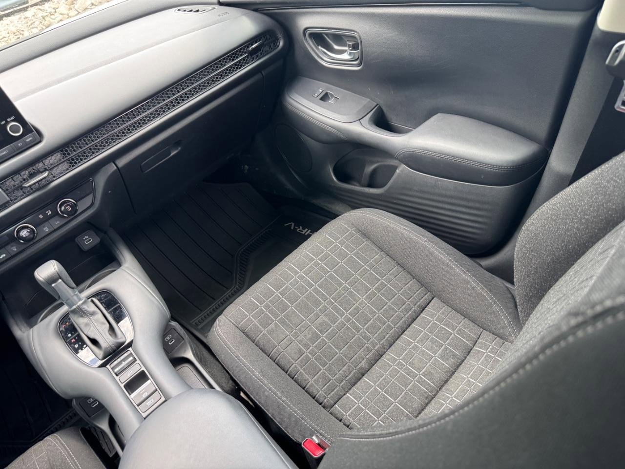 Used 2024 Honda HR-V LX image 14