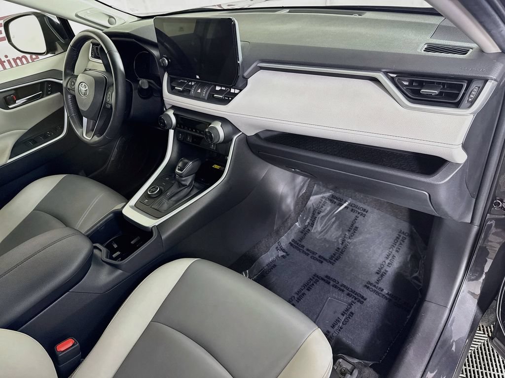 Certified 2023 Toyota RAV4 XLE Premium AWD/4WD image 32