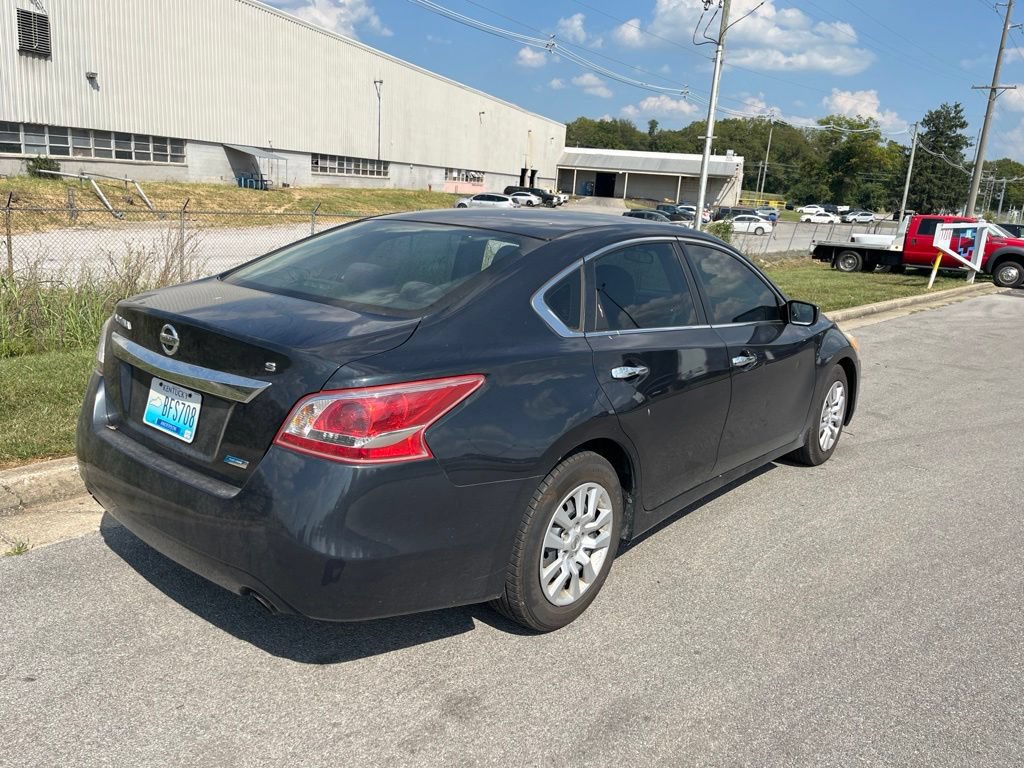 Used 2013 Nissan Altima 2.5 S FWD image 3