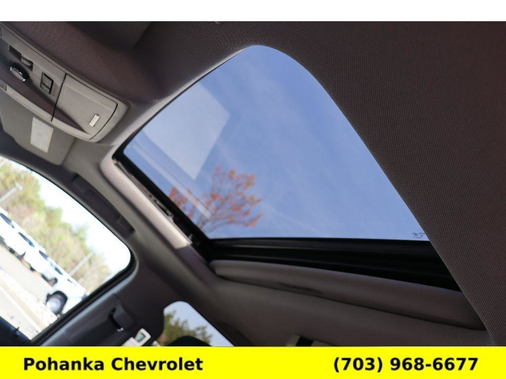 Used 2016 Chevrolet Suburban LT w/ Luxury Package image 21