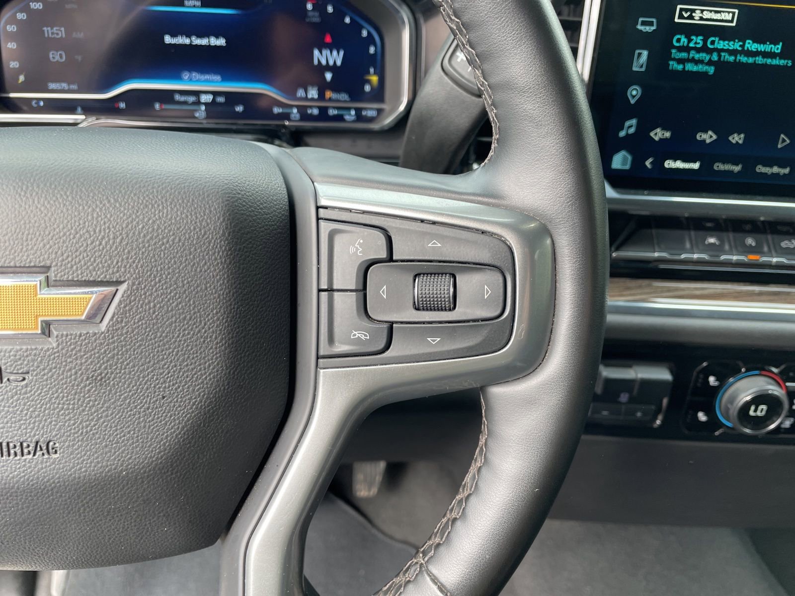 Used 2025 Chevrolet Silverado 1500 LT image 17