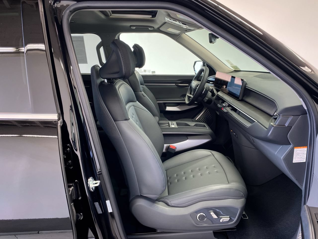New 2026 Kia EV9 Wind AWD/4WD image 30