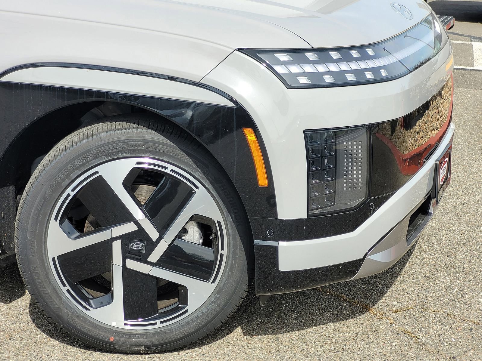 New 2026 Hyundai Ioniq 9 Limited image 3