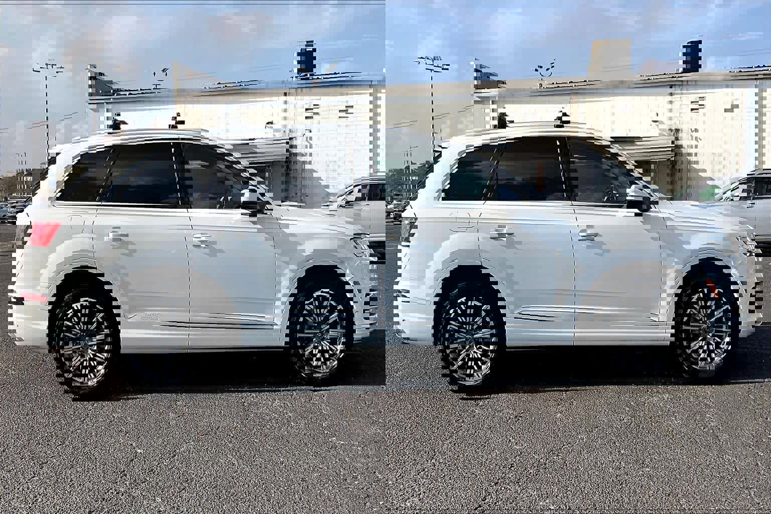 Used 2019 Audi Q7 3.0T Prestige image 34