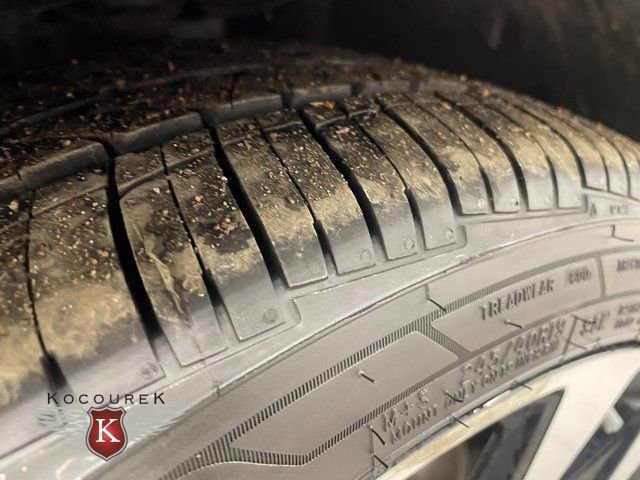 Used 2017 Nissan Maxima SR image 9