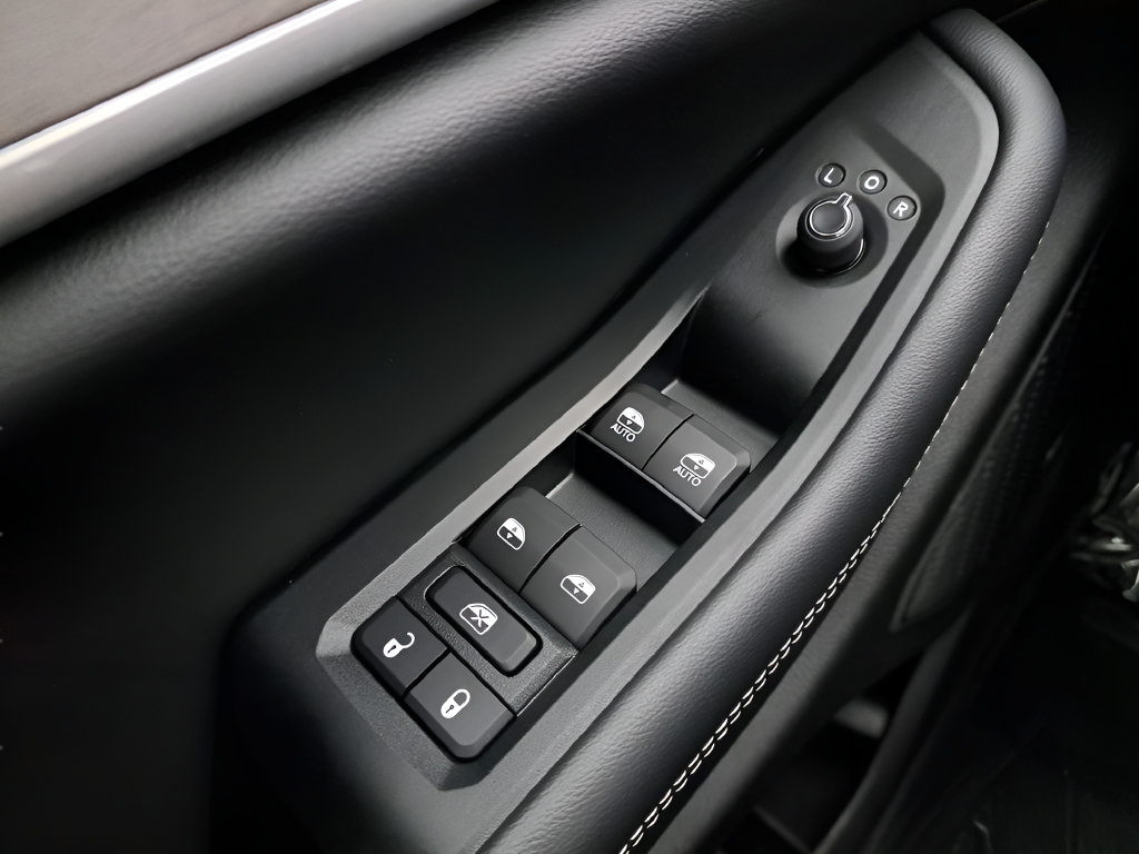 New 2023 Jeep Grand Cherokee 4WD 4xe image 24