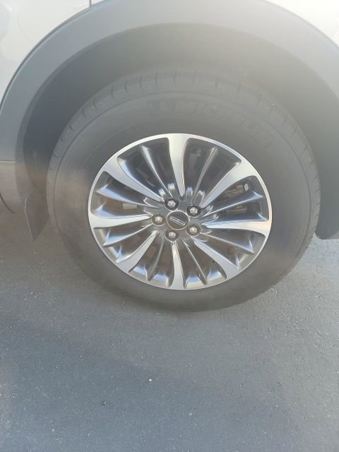 Used 2023 Lincoln Nautilus AWD w/ Premium Package image 11