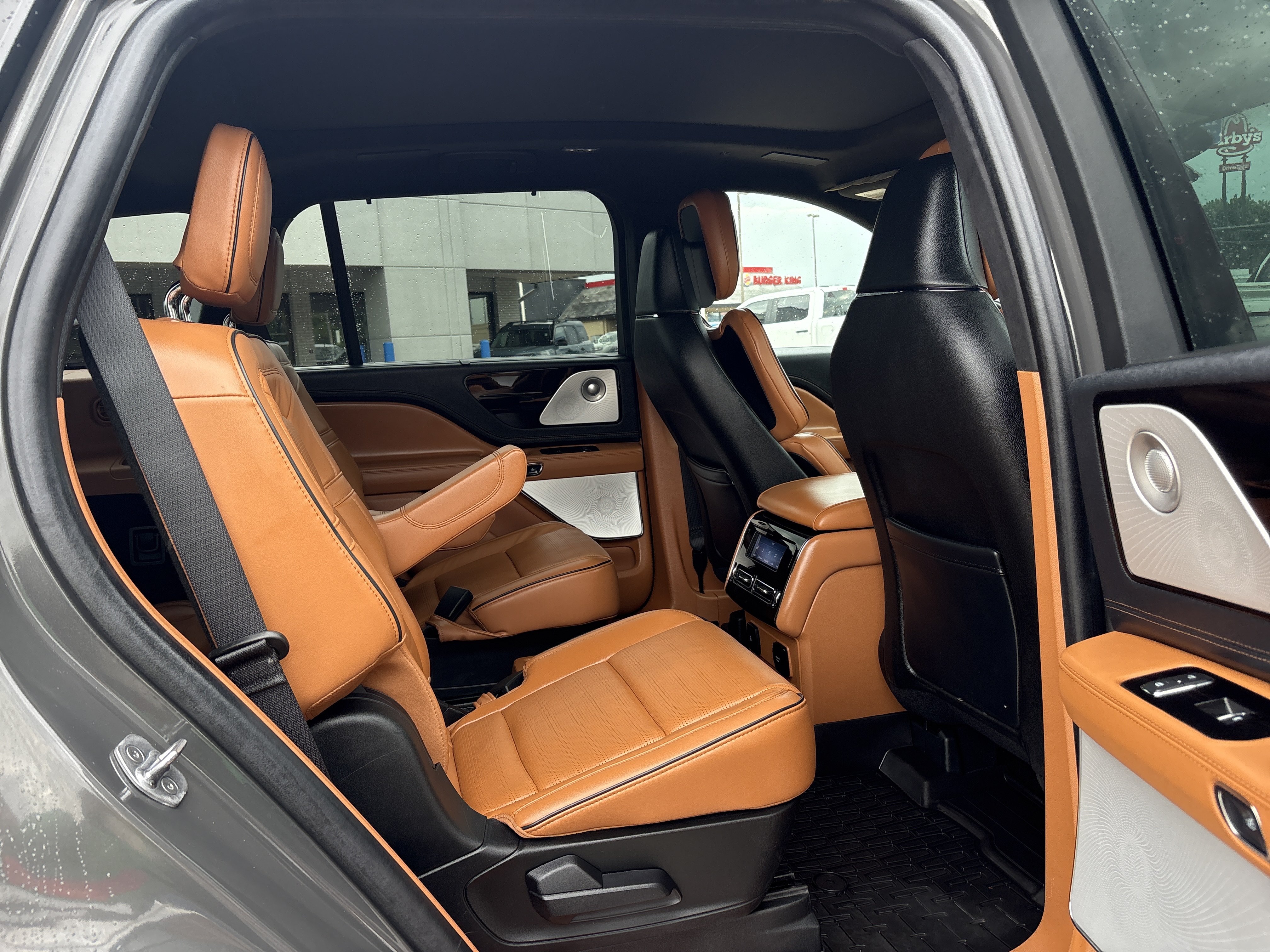 Used 2024 Lincoln Aviator Black Label AWD/4WD image 8