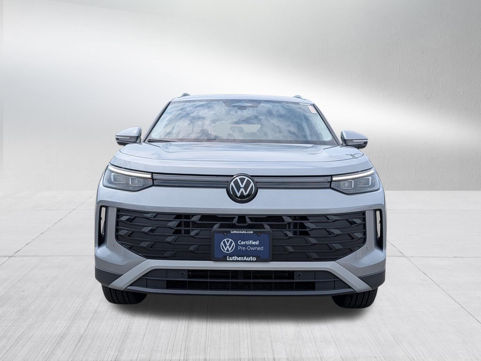 Certified 2026 Volkswagen Tiguan SE AWD/4WD image 2