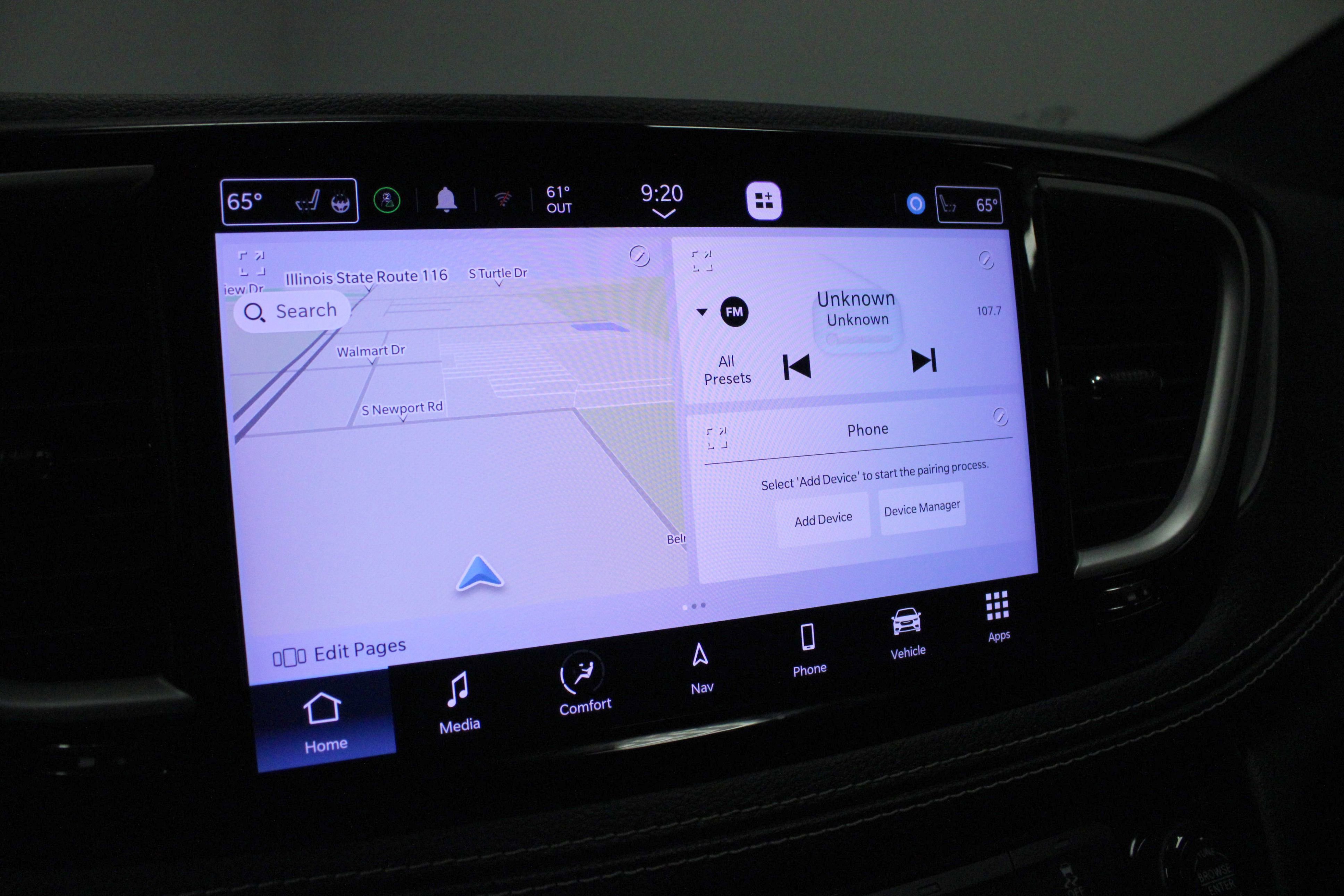 Used 2023 Chrysler Pacifica Touring-L w/ Uconnect Theater Family Group image 25