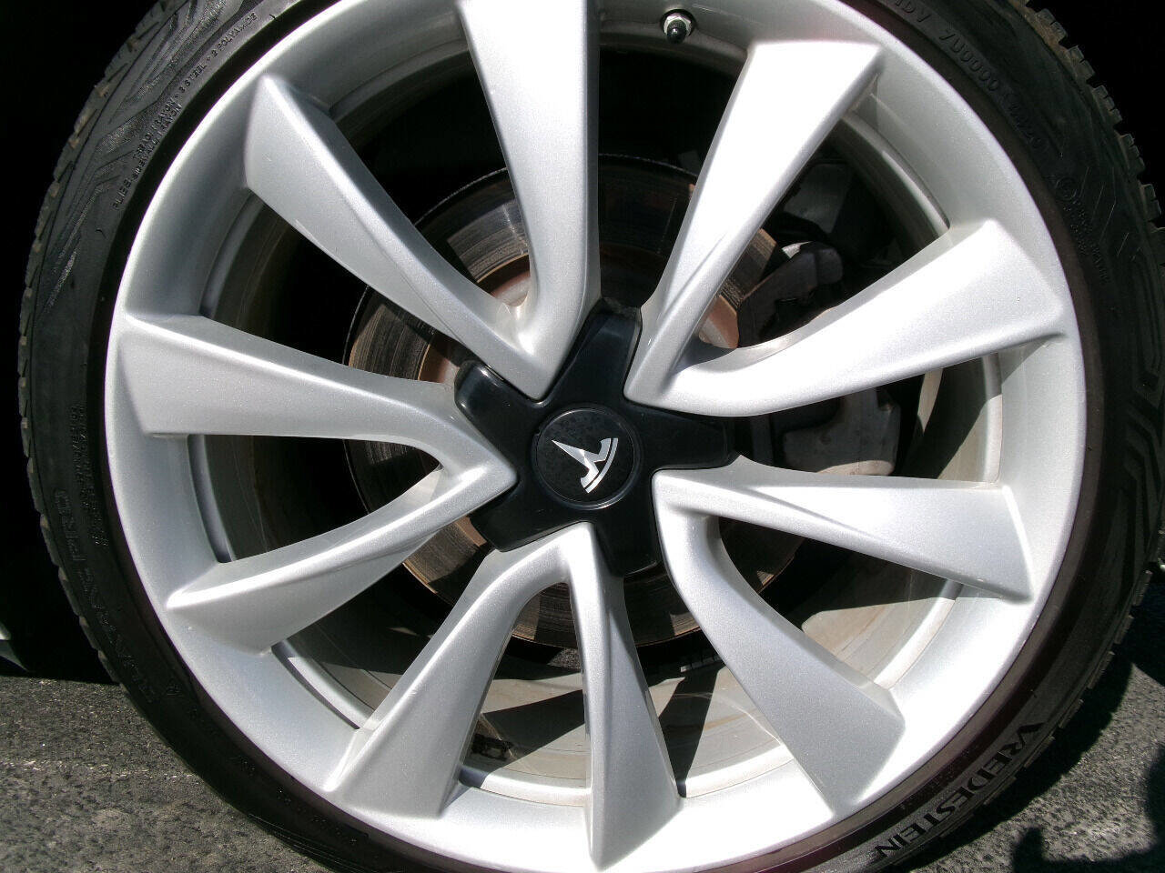 Used 2018 Tesla Model 3 Mid Range image 10