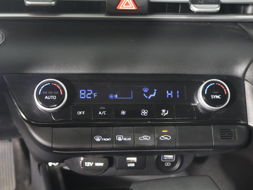 Used 2023 Hyundai Elantra SEL w/ Winter Weather Package FWD image 40