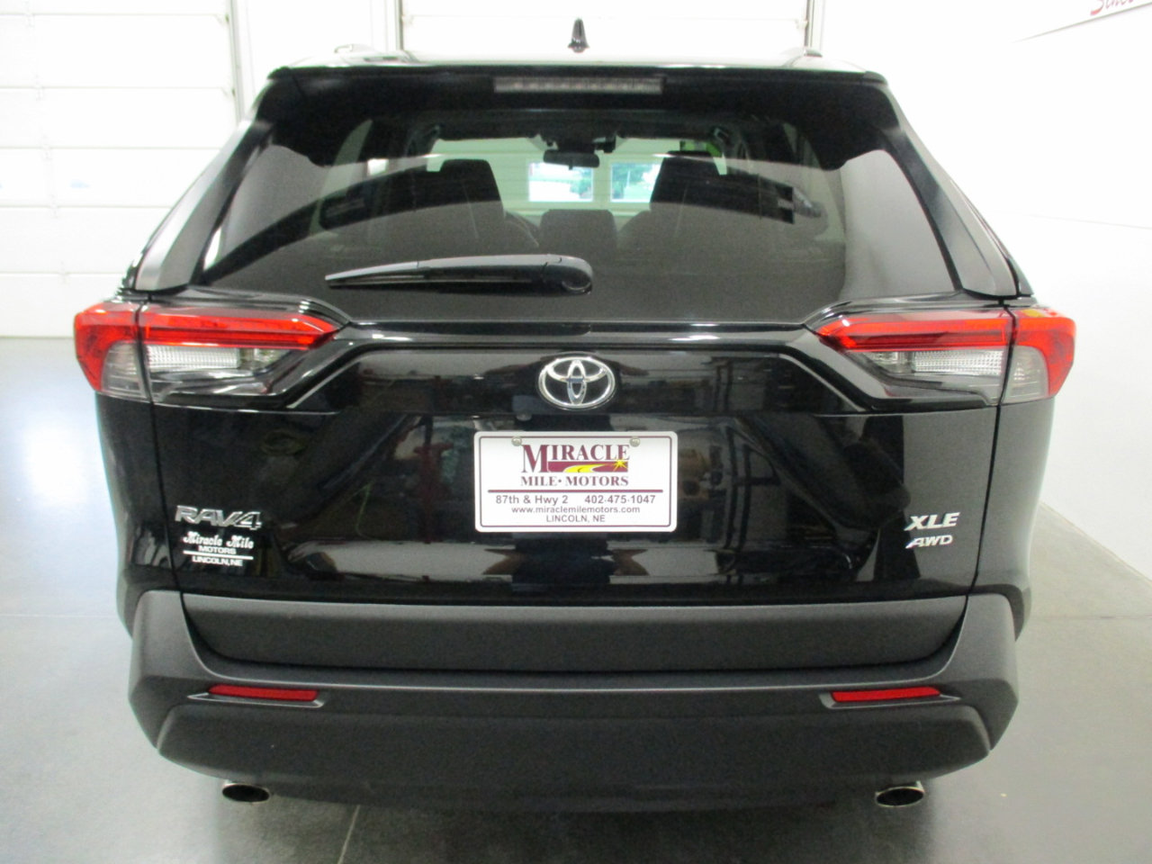 Used 2021 Toyota RAV4 XLE Premium image 5