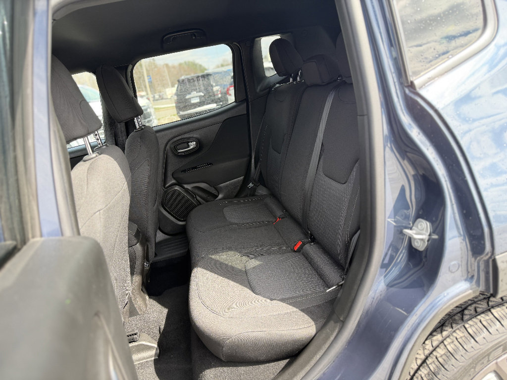 Used 2021 Jeep Renegade Latitude image 11