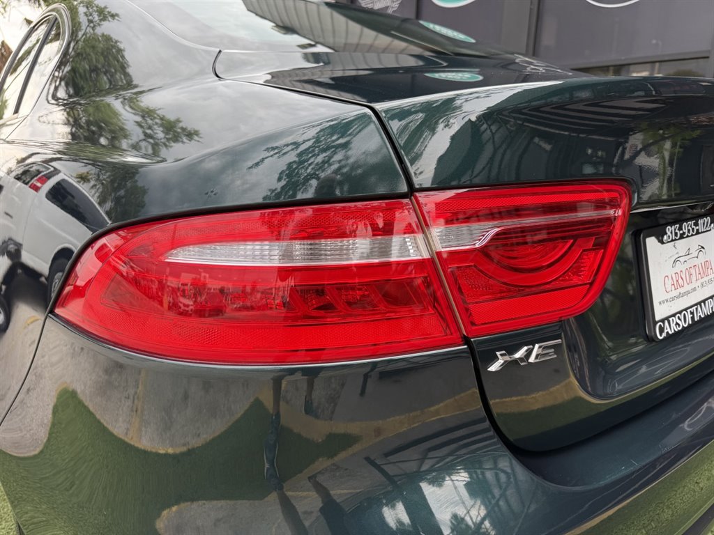 Used 2017 Jaguar XE Premium RWD image 11