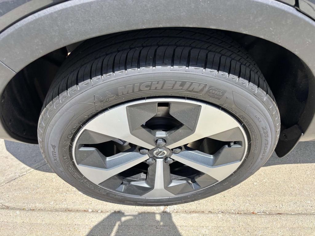 New 2026 Volvo XC40 B5 Core w/ Protection Package Premier image 10
