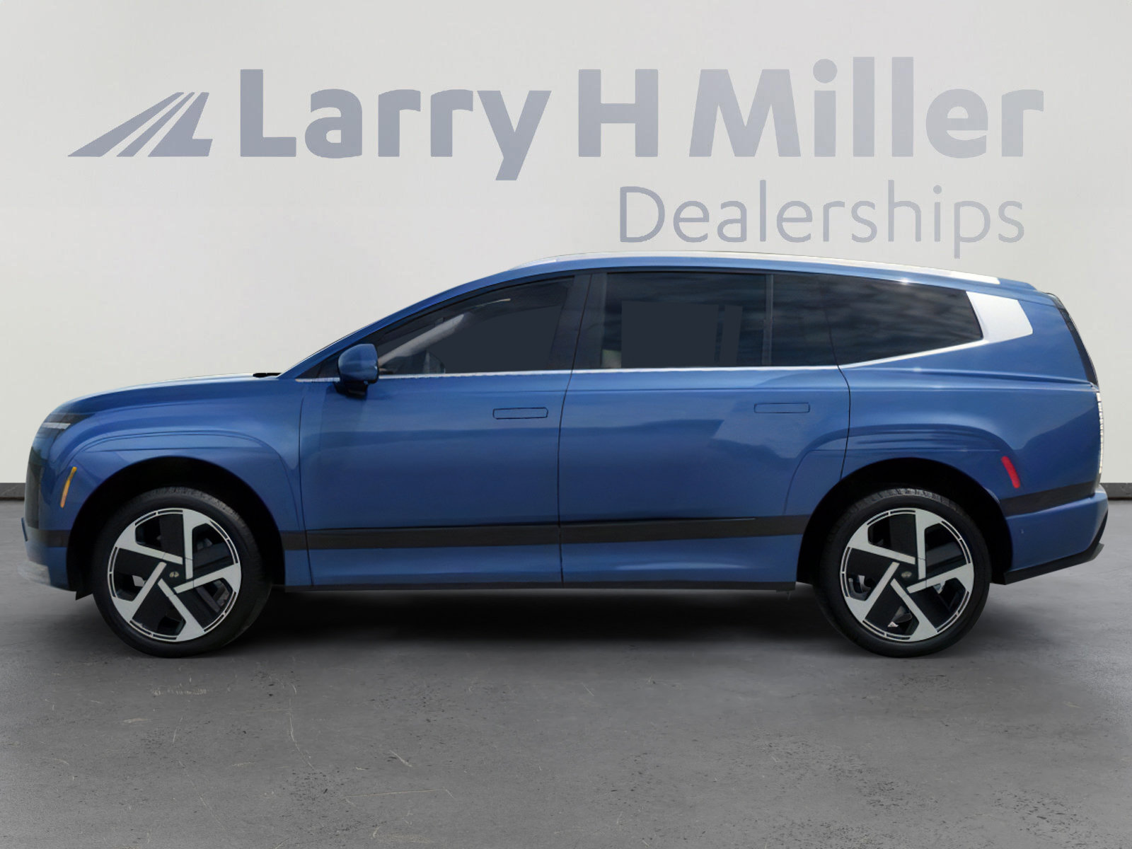 New 2026 Hyundai Ioniq 9 Calligraphy w/ Tow & Go Package image 3