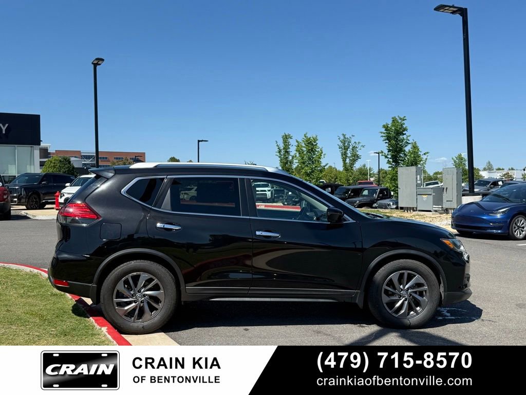 Used 2017 Nissan Rogue SV w/ SV Premium Package FWD image 8