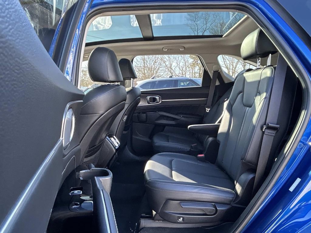 Certified 2022 Kia Sorento SX image 10