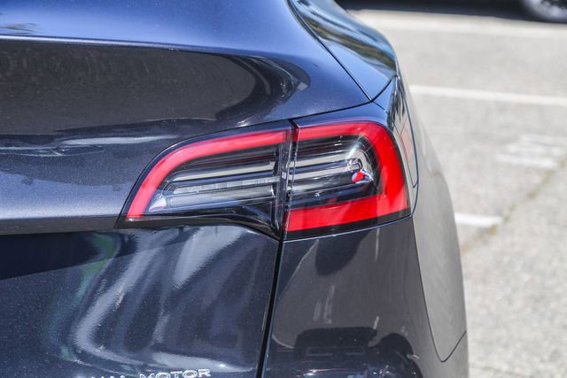 Used 2024 Tesla Model Y Long Range AWD/4WD image 11