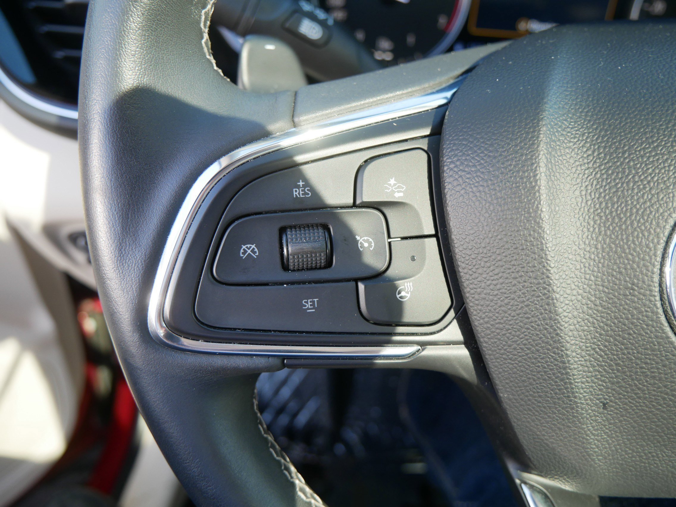 Used 2022 Buick Envision Avenir w/ Technology Package II image 29