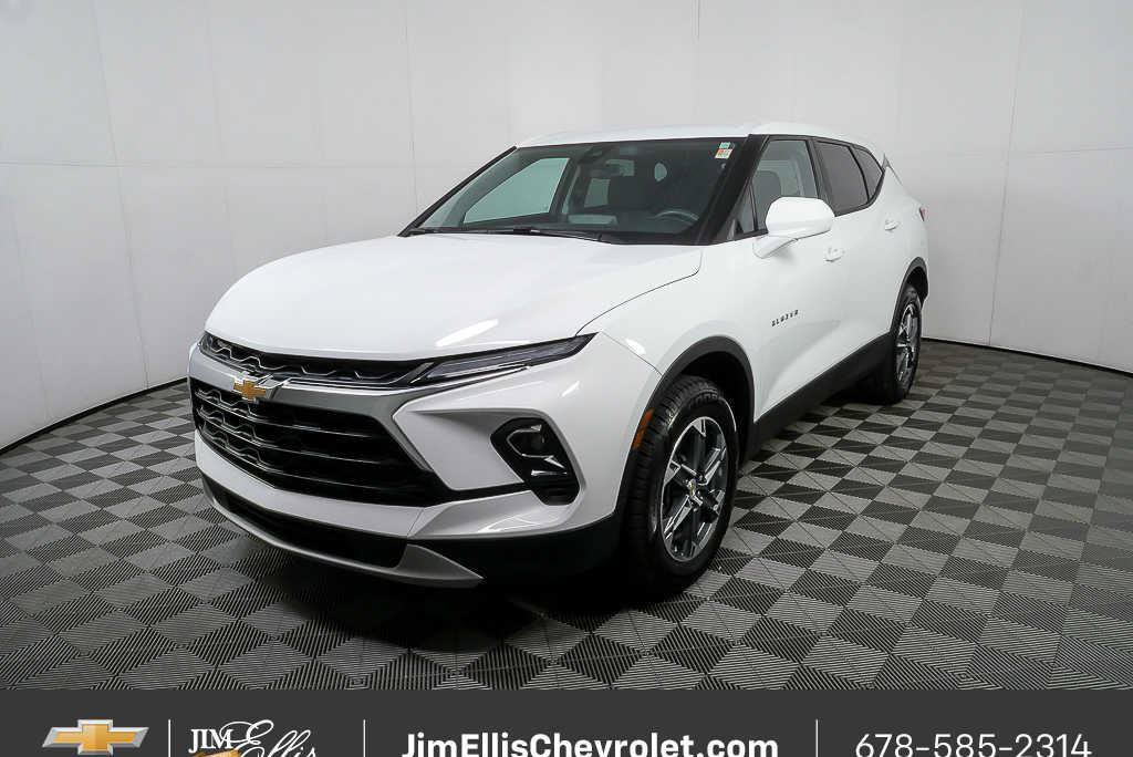 Certified 2025 Chevrolet Blazer LT FWD image 24