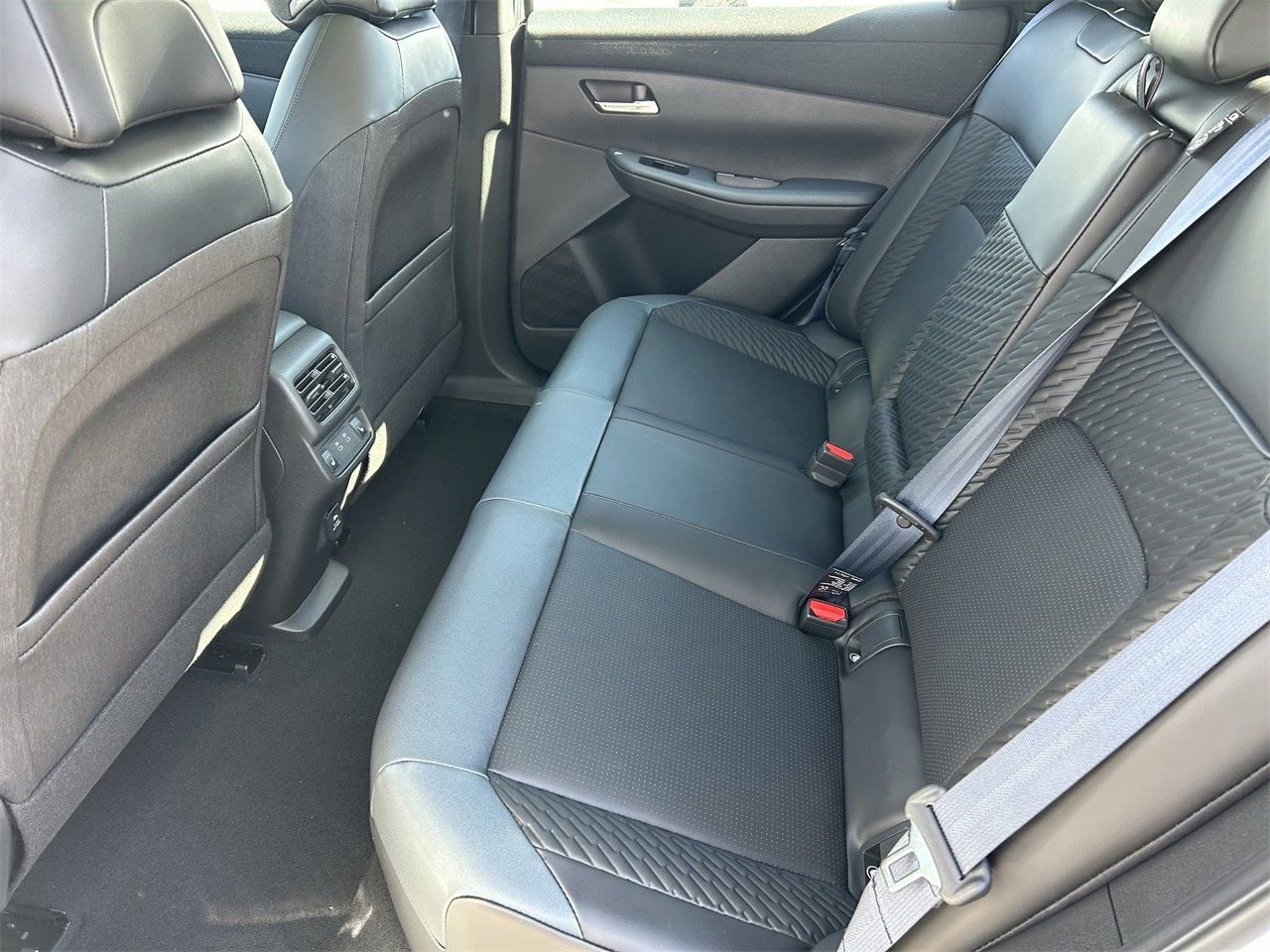 New 2026 Nissan Leaf Platinum+ w/ Cargo Package (Platinum+) image 14