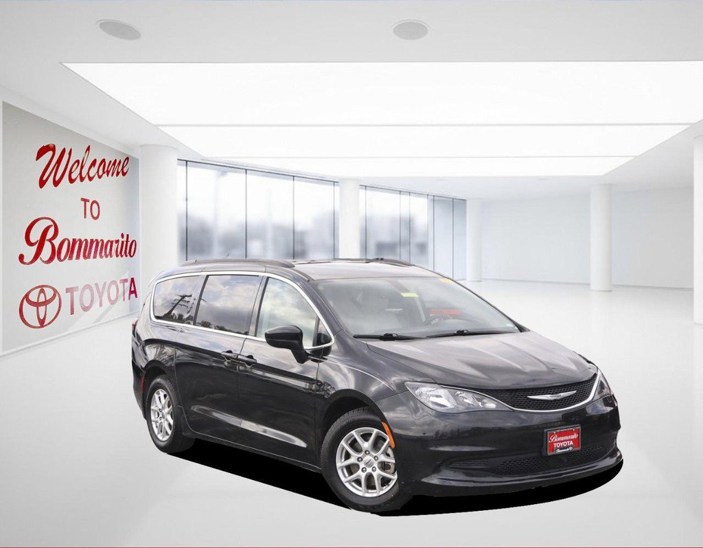Used 2021 Chrysler Voyager Lxi image 2