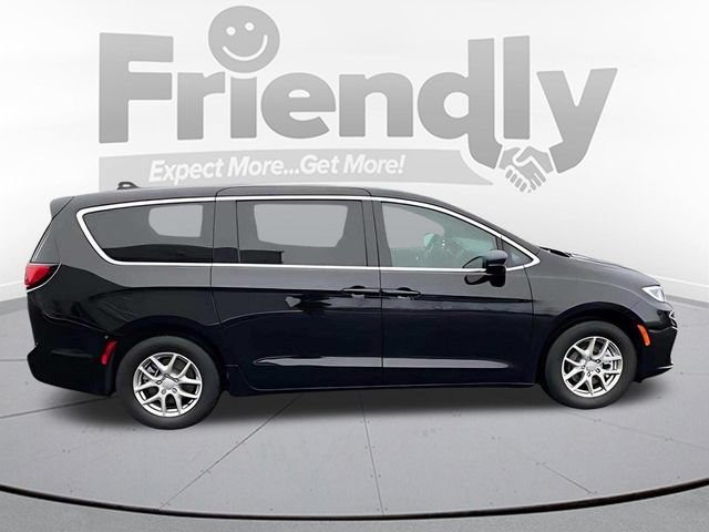 New 2026 Chrysler Pacifica Select FWD image 4