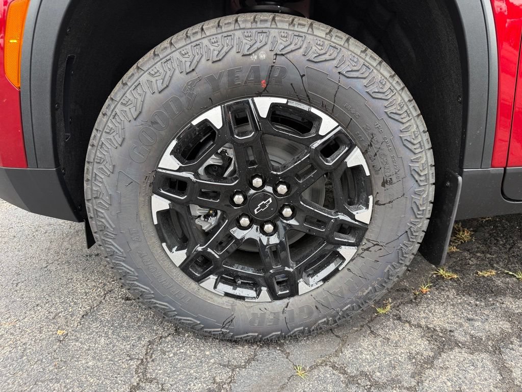 New 2027 Chevrolet Traverse Z71 w/ LPO, Floor Liner Package AWD/4WD image 62