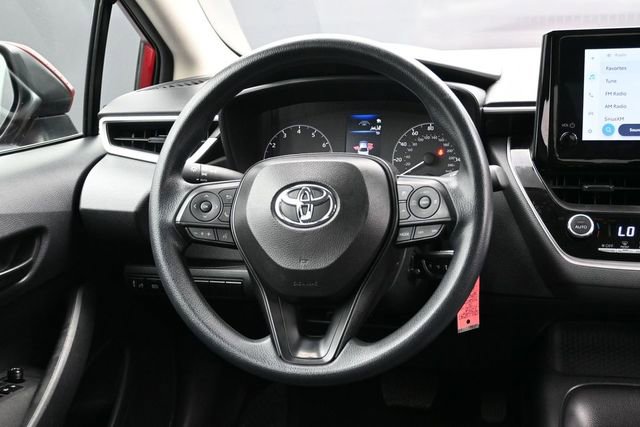 Used 2025 Toyota Corolla LE FWD image 14