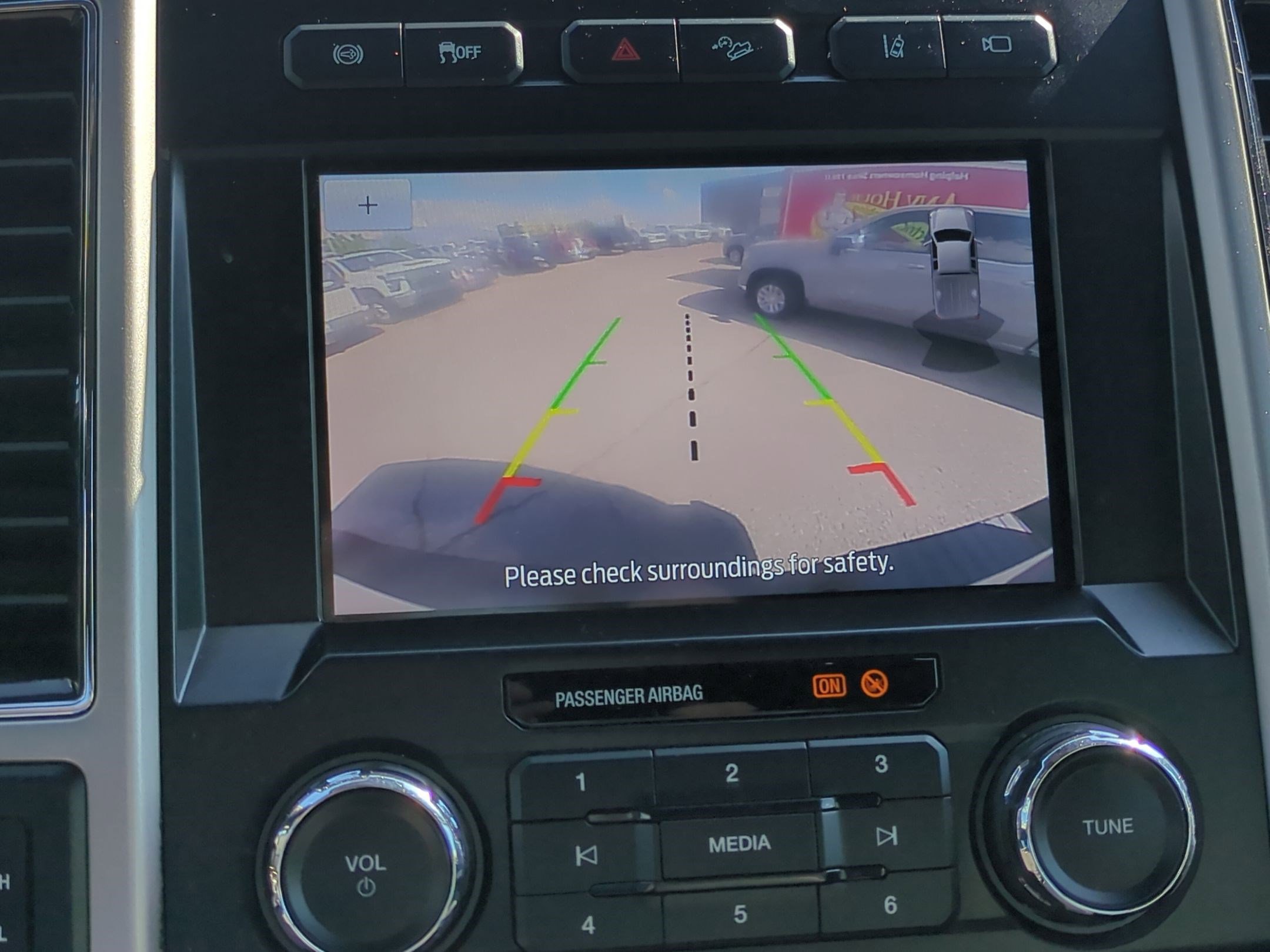 Used 2020 Ford F350 Lariat w/ Chrome Package image 25