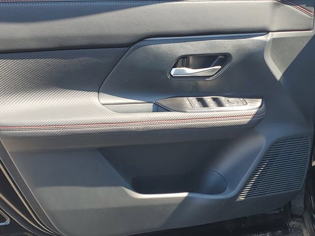 New 2026 Nissan Kicks SR w/ Cold Weather Package AWD/4WD image 19
