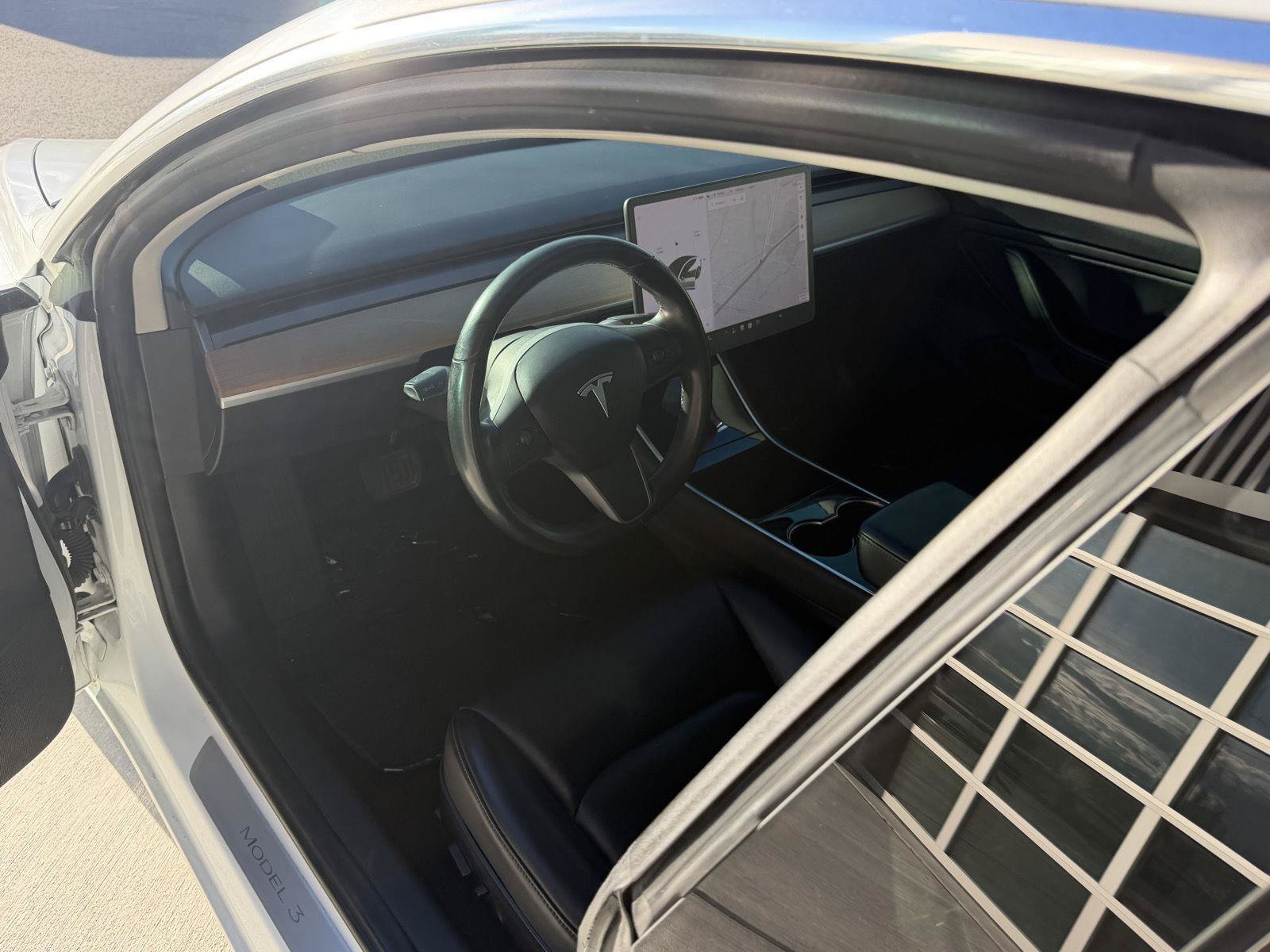 Used 2018 Tesla Model 3 Long Range RWD image 13
