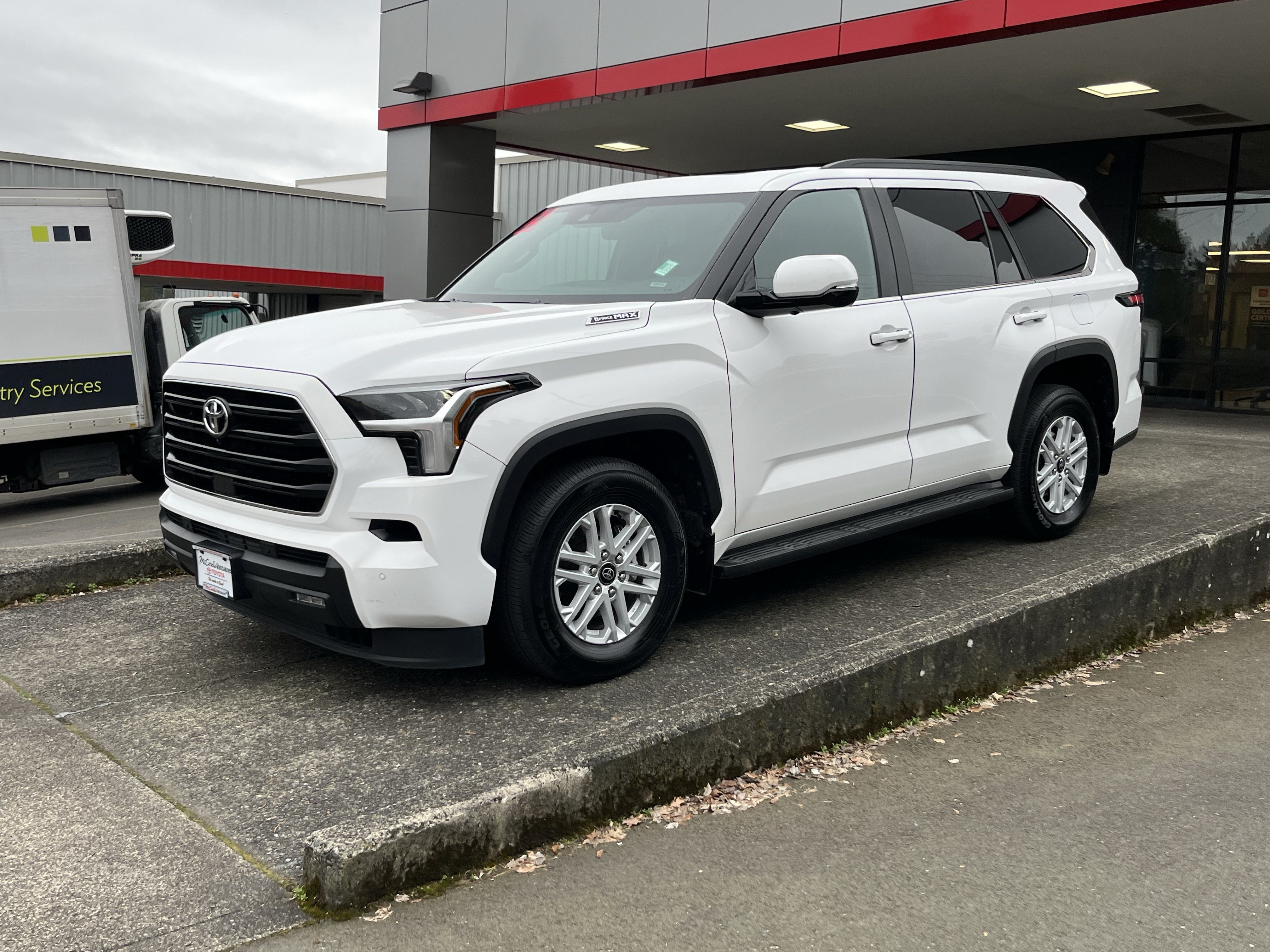 Certified 2025 Toyota Sequoia SR5 AWD/4WD image 5